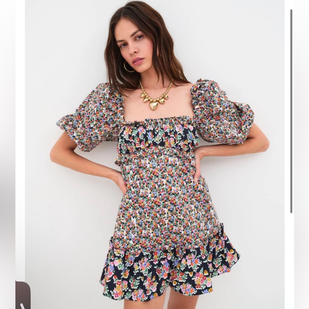 💙💗SALE, 24hr Closet Clean out!!💗💙 For Love & Lemons Ruffled Smocked Mini